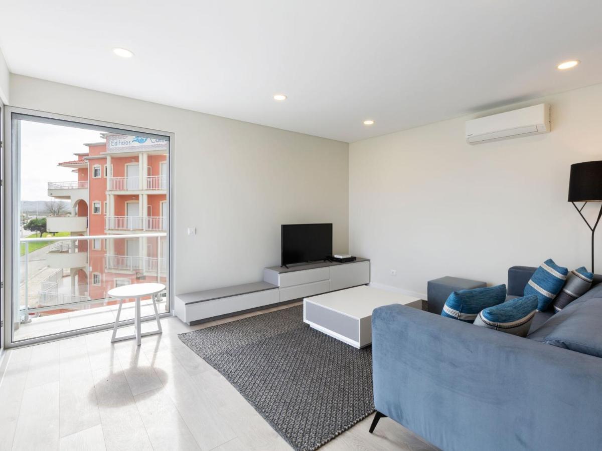 Beautiful Apartment In S O Martinho Do Porto With Balcony Sao Martinho do Porto Exterior photo